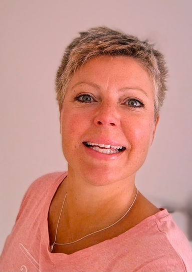 Anja Surkau Personal trainner and massage therapist selfpotrait